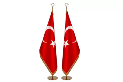 Makam Bayrağı Türk Bayrağı